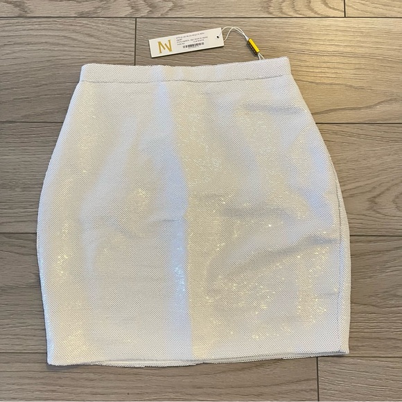 NWT MESHKI sequin skirt - Picture 3 of 3